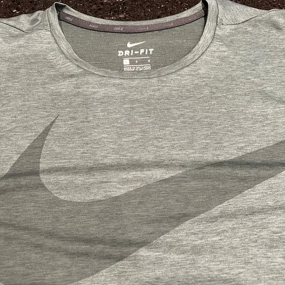 Men's Sage green Nike Dri fit - Picture 3 of 4